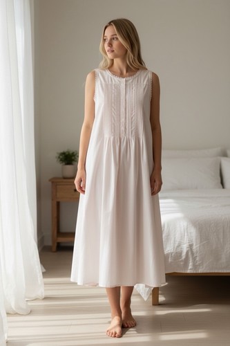 LANDS END Nightgown L Victorian White Peasant Granny Cottage Core Womens Pintuck