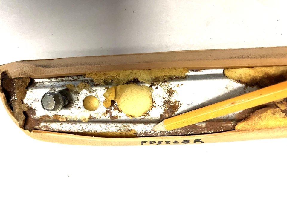 Reposabrazos del panel de la puerta, camioneta Dodge 1979-86 y Ramcharger, derecha Foto 4 de 4