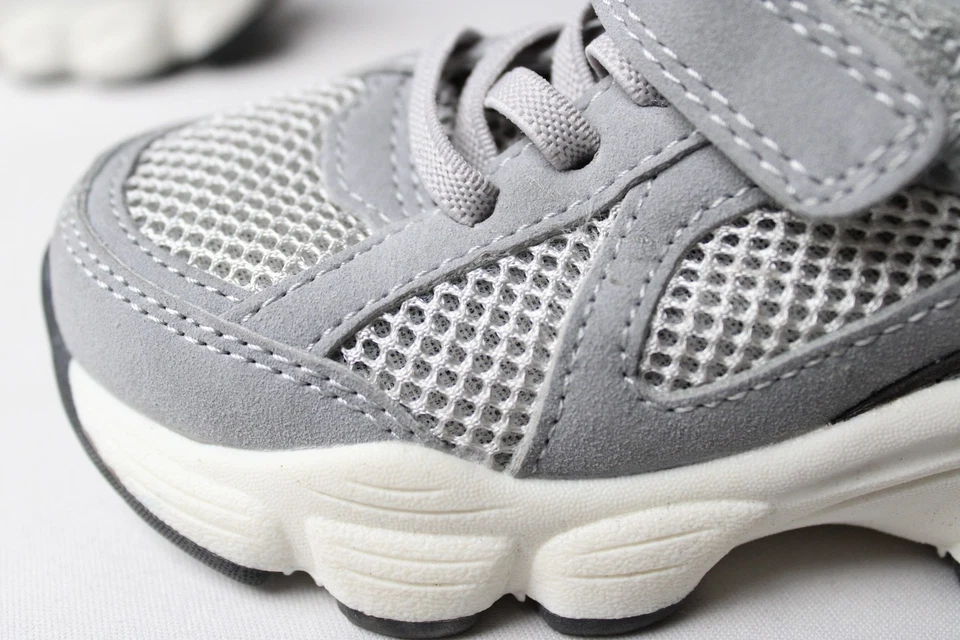 Zapatillas deportivas Carter's para niños pequeños de malla de gancho y bucle LB3 gris EE. UU.:9 UE:25 Foto 2 de 4