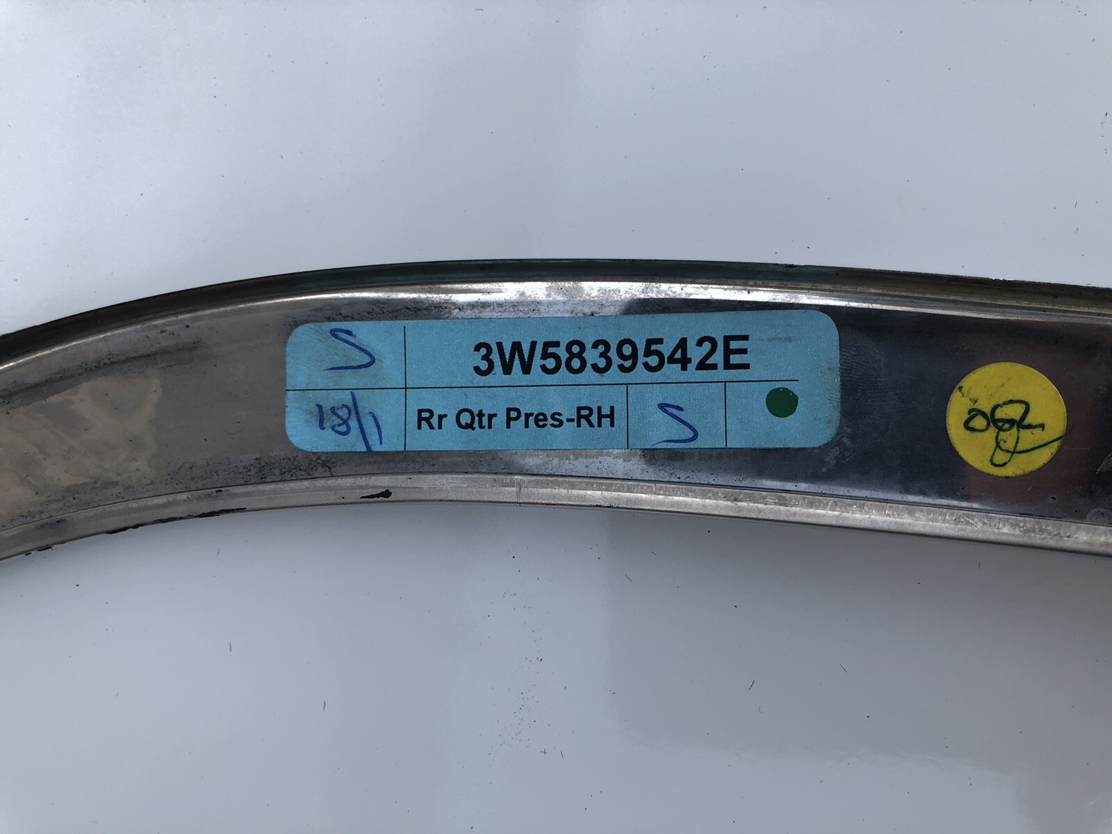 2006-2012 Bentley Flying Spur Rear Right Door Moulding Trim Chrome Round OEM