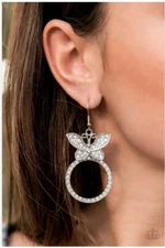 🩷Paparazzi: Paradise Found ~ White Earring.