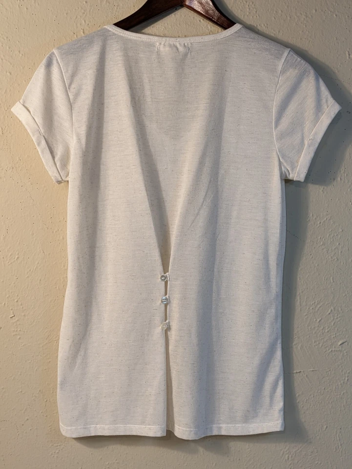 Derek Heart Junior L Blanco Batik Manga Corta Puños Cuello en V Botones Traseros Top Foto 2 de 4