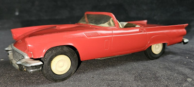 VINTAGE AMT INC 1957 FORD THUNDERBIRD FRICTION CAR RED W WHITE & GOLD INTERIOR