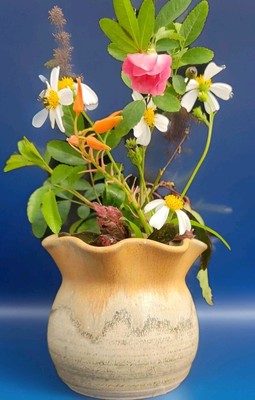 Ceramic Frog Vase 3 Tube's Scalloped Edge Studio Art Ikabana  Signed Pristine 