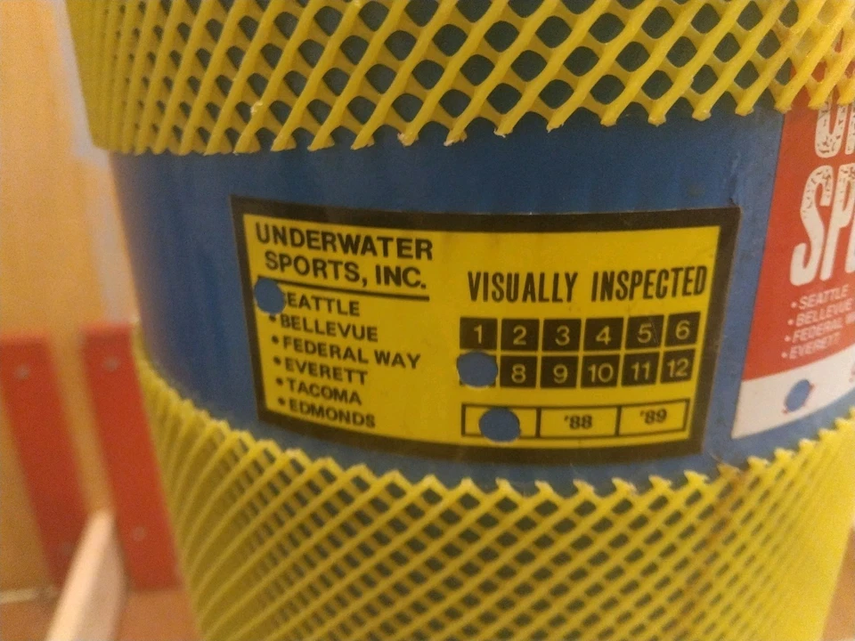 1 tanque de buceo Skuba. . Foto 3 de 4