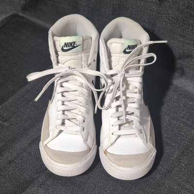 Nike Blazer Mid 77 Kids Mid Top Leather Sneakers White/Black/Green 5Y DA4086-109