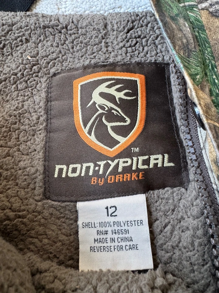 NON-TYPICAL BY DRAKE WATERFOWL YOUTH SILENCER BIB WITH AGION ACTIVEXL SZ 12 CAMO - Image 3 of 4