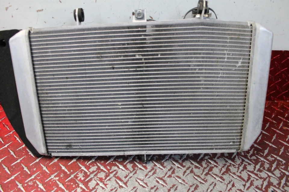 2011 - 2019 KAWASAKI NINJA 1000 OEM RADIATOR & COOLING FAN NO LEAKS SEE DES NJ48 - Image 4 of 4