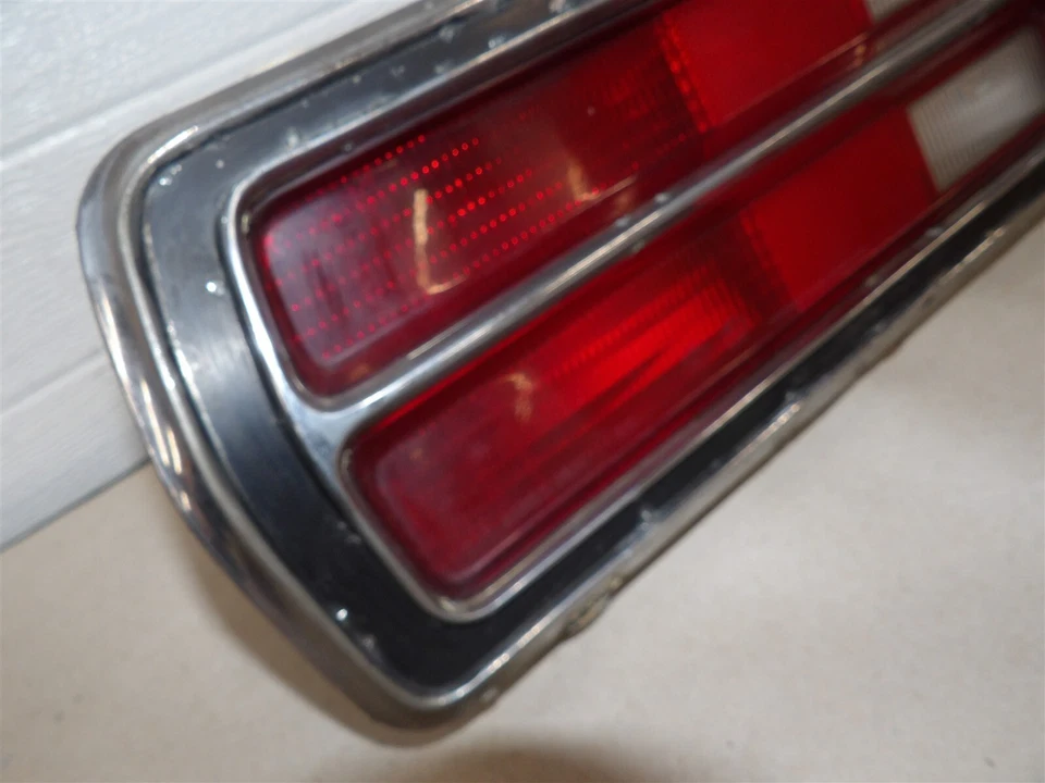 LH DRIVERS SIDE TAILLIGHT LAMP ASSEMBLY PLYMOUTH VOLARE 1976-1977 CUSTOM PREMIER - Image 2 of 4