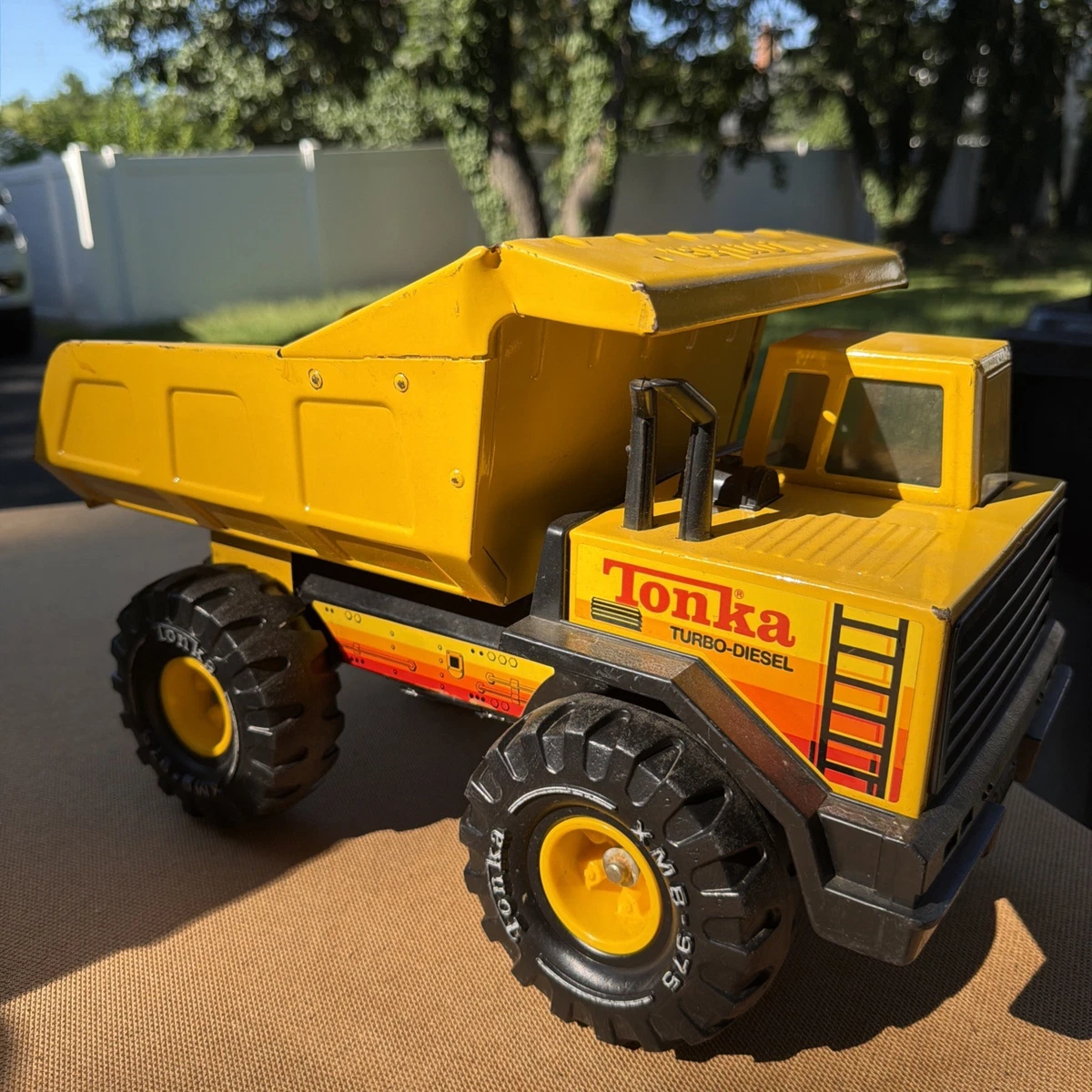 Tonka 黄色压铸自卸卡车| eBay
