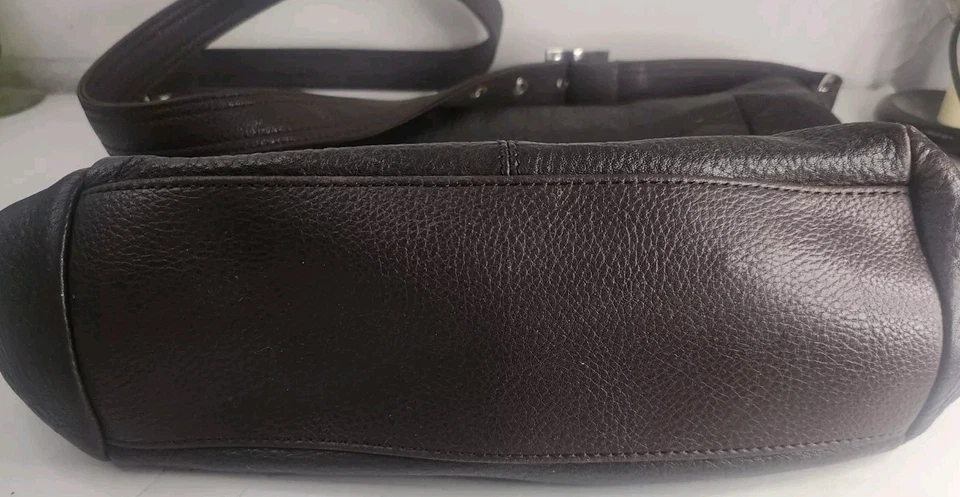 Bolso de Hombro STONE & CO Cuero Guijarro Marrón Oscuro - Correa Única - Ajustable Foto 4 de 4