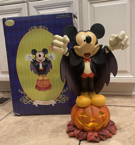Mint Disney Store Halloween Mickey Mouse Vampire Light Up Figure RARE Dracula - Picture 3 of 12