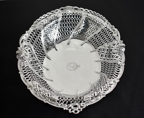 18th Century English Sterling Silver Table Fruit Basket London.Emick Romer :1768 - Picture 11 of 24
