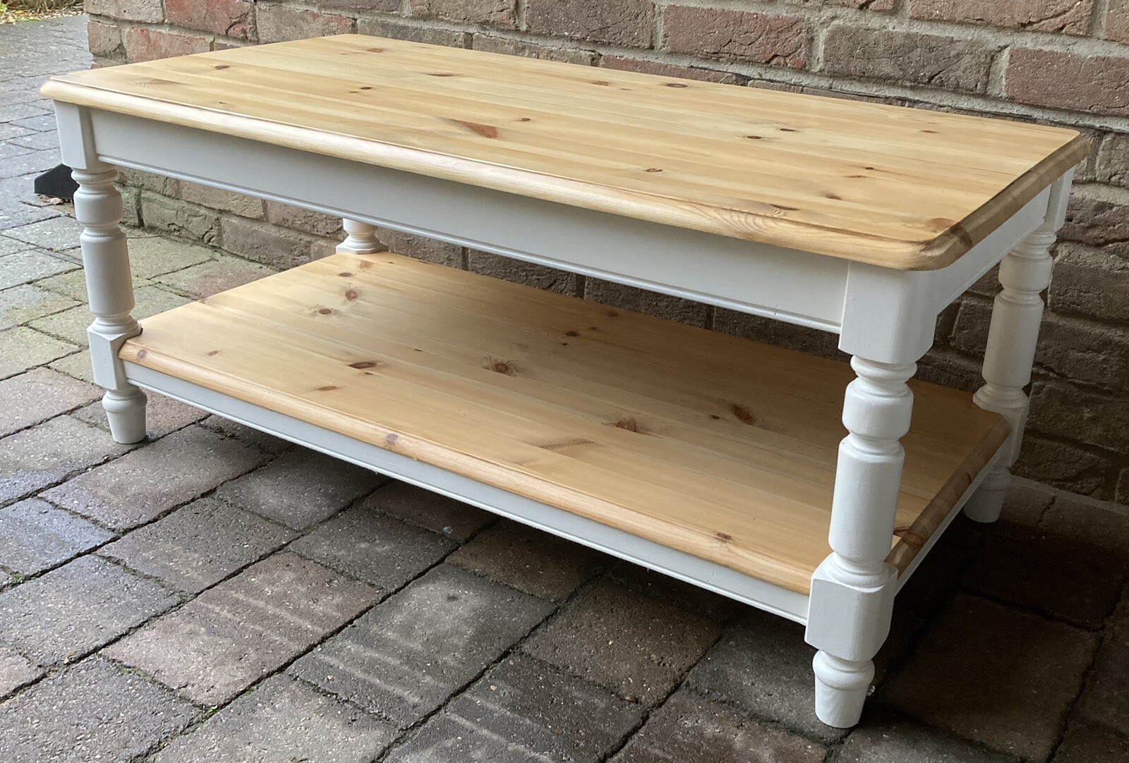 QUALITY SHABBY CHIC SOLID PINE DUCAL OBLONG COFFEE TABLE WITH SHELF