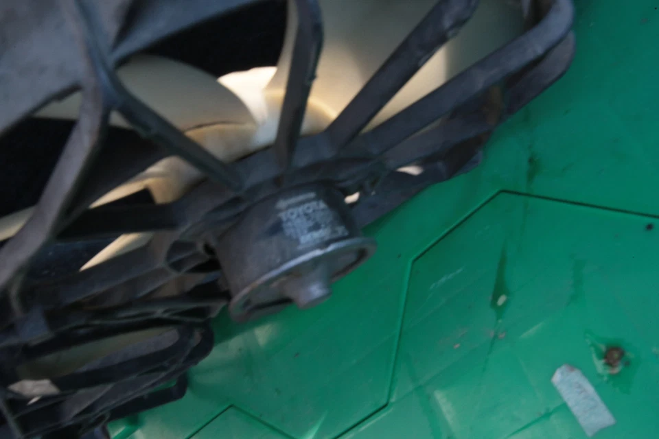 Ventilador de refrigeración radiador Toyota Celica GT GT-S 2000-2001 V1505 Foto 4 de 4