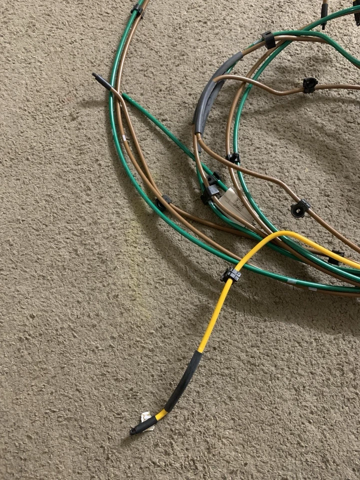 OEM 2012-2016 Tesla Model S air suspension primary lines assembly  1005904-00-B - Image 3 of 4