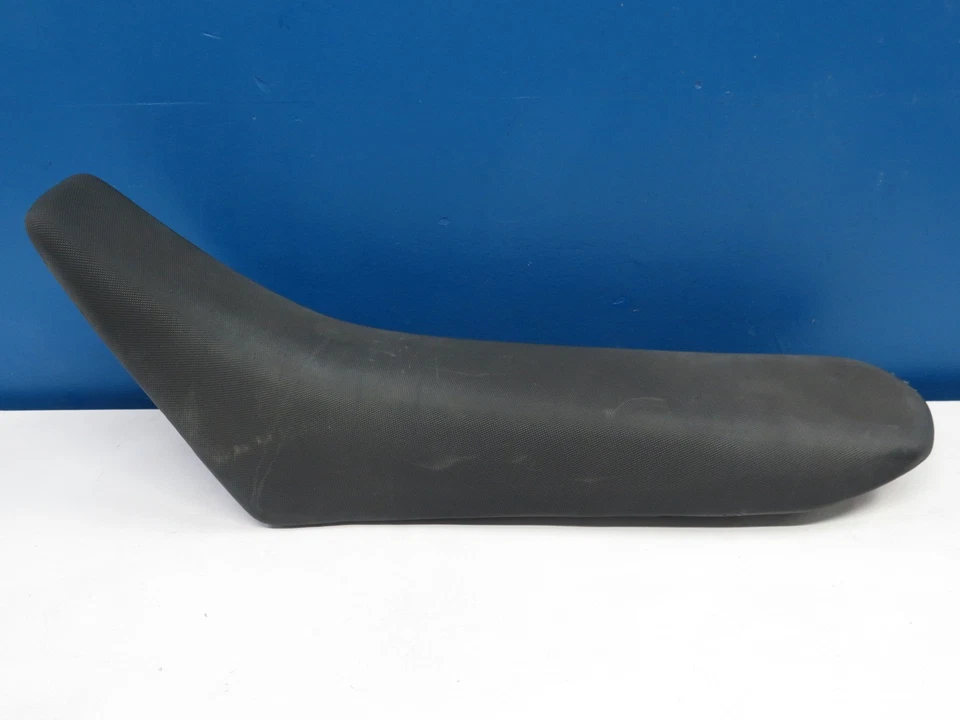 Сиденье от оригинального производителя KTM для бака MXC XC 3,4 галлона: 2004-2007 KTM RFS 450 525 XC MXC - Изображение 2 из 4