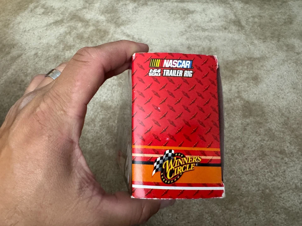 Plataforma de remolque de coleccionista Tony Stewart #20 Home Depot NASCAR escala 1:64 diecast Foto 3 de 4