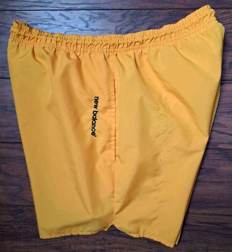 Pantaloncini da corsa vintage New Balance uomo piccoli gialli - Foto 1 di 10