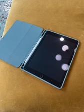 Apple iPad 6th generation 128gb WiFi PLUS APPLE PENCIL AND CASE