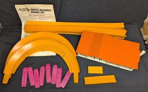 A10 Mattel Hot Wheels Redline era Super Charger Sprint Set Track Parts no box