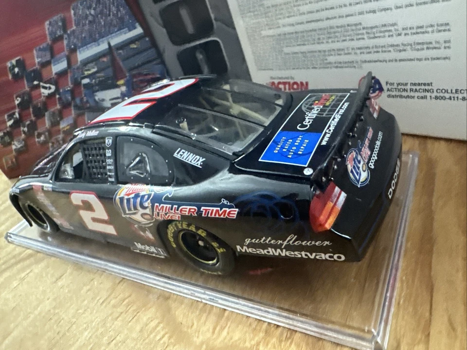 NASCAR 1:24 Rusty Wallace #2 Miller Lite 2003 600º FIRMADO AUTOGRAFIADO RARO Foto 3 de 4