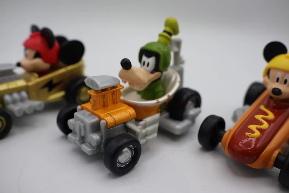 Disney Mickey Mouse Roadster Racers Diecast LOTE de 4 Coches Donald Goofy Mickey Foto 3 de 4