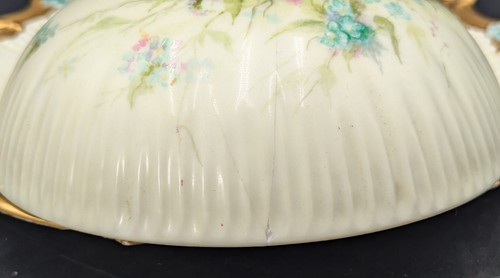 TRESSEMAN & VOGT SOUVENIR T&V FRANCE COVERED DISH BLUE FLOWERS, GOLD TRIM, CHIP - Picture 7 of 17