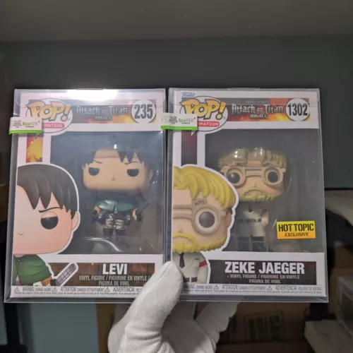 AOT ZEKE JAEGER #1302 & Levi 235 Hot Topic Exclusive Funko Pop Set / Anime