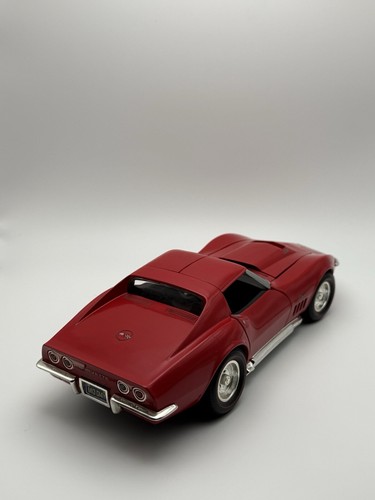 Hot Wheels 1 18 scale 1969 Chevrolet Corvette ZL1 Red Die-cast - Picture 3 of 4
