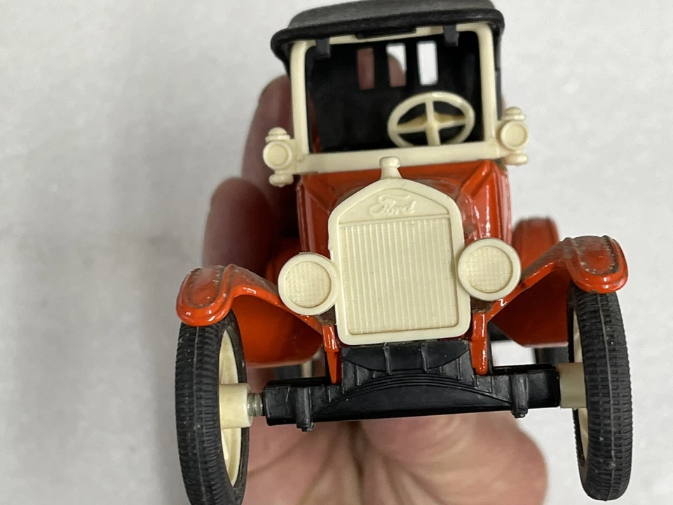 Modelo T 1918 Run About Piggy Bank Ertl diecast  Foto 3 de 4