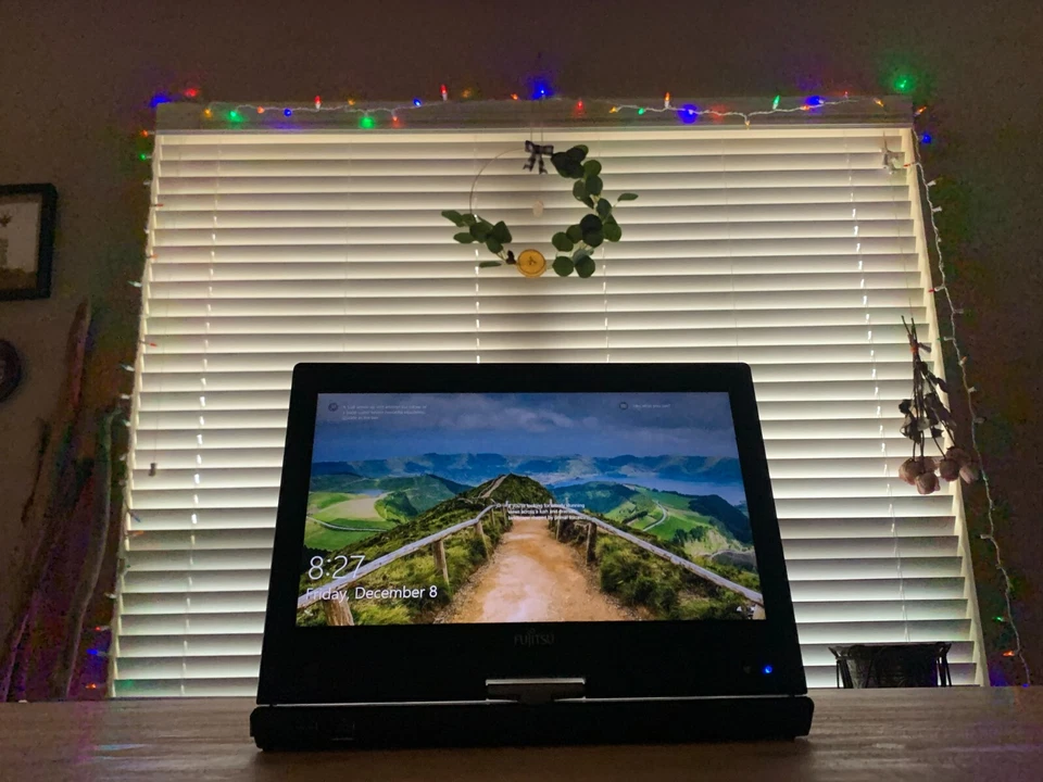 WOW! Fujitsu LifeBook T-725 | Pantalla táctil, tableta/portátil, SSD nuevo y Windows Foto 3 de 4