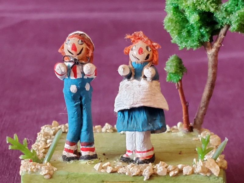 RAGGEDY ANN AND ANDY MINIATURE DIORAMA  BY "M.S." - EARLY 1980's
