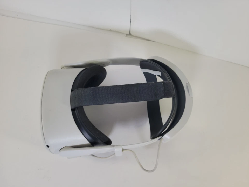 Meta Quest 2 KW49CM - 128GB | Standalone VR Headset Fully Operational - Image 3 of 4