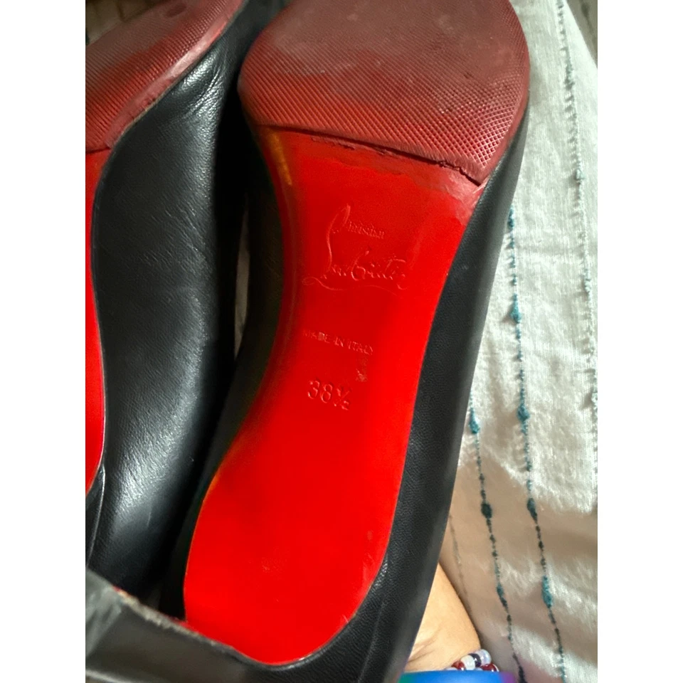 Christian Louboutin Classic Simple Black Leather Pumps Size 8.5  - Image 4 of 4