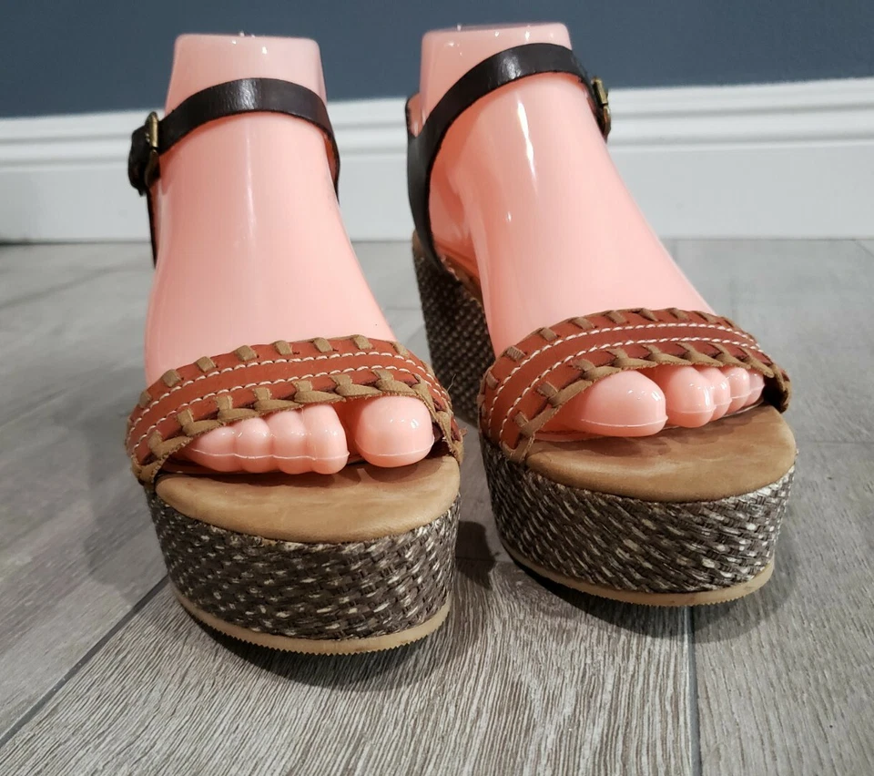 Sandálias Plenty by Tracy Reese Polly plataforma de couro cunha aberta tamanho 38.5/8.5 - Imagem 4 de 4