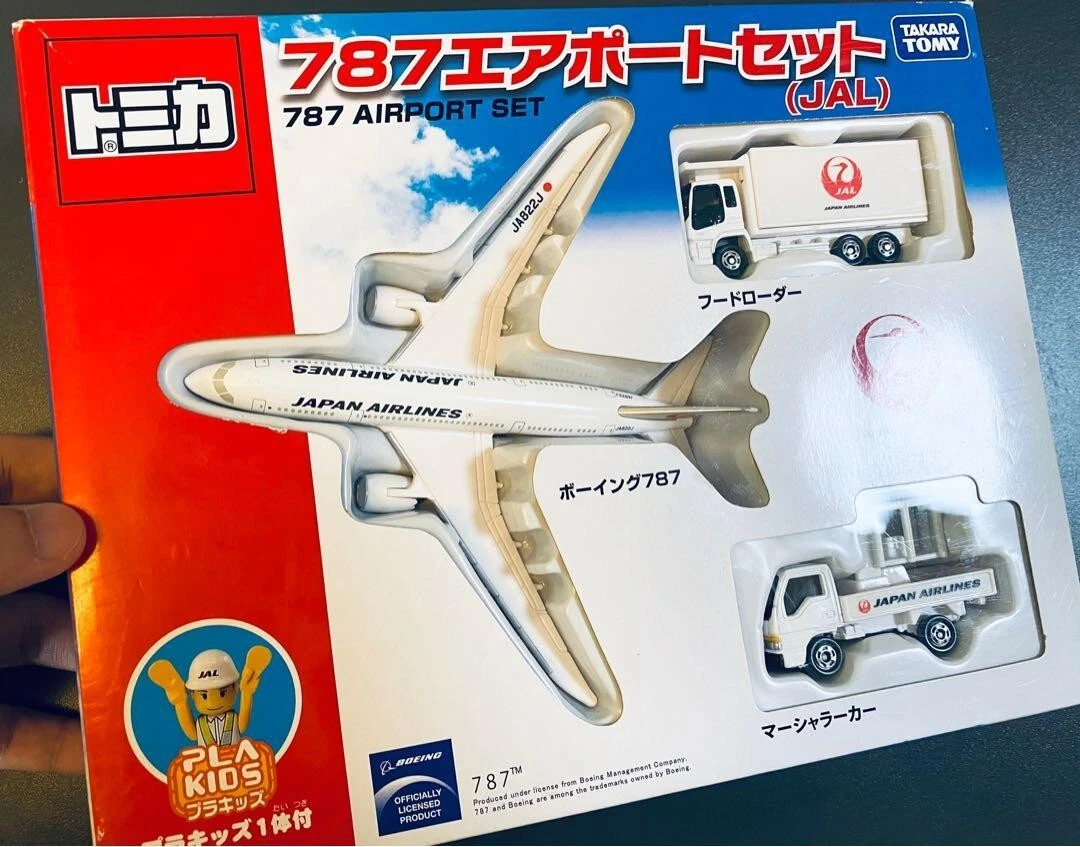 Tomy-Tomica Japan Airlines Boeing 787 Airport Set (JAL) Authentic