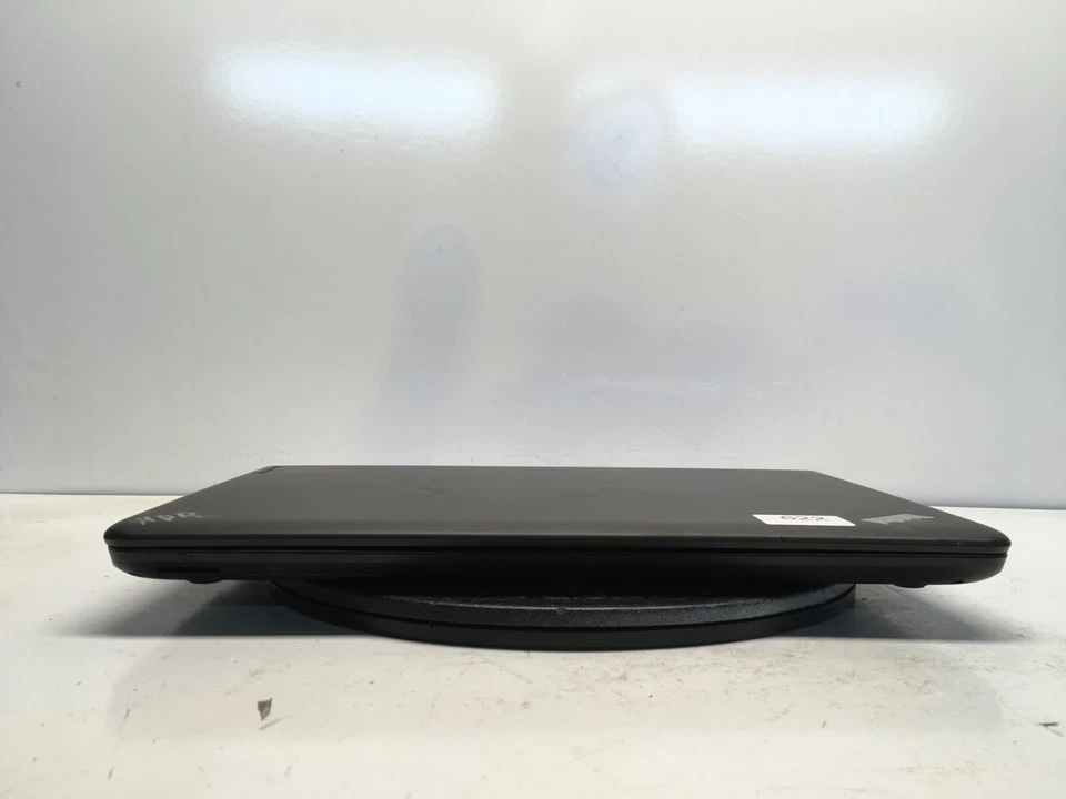 Lenovo ThinkPad E560 Intel i3-6100U 2,3 ГГц 4 ГБ без жесткого диска - Изображение 3 из 4