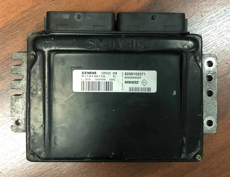 Calculateur décodé Renault SIRIUS 32N S110130112C 8200102371 8200044437 - Photo 1/1