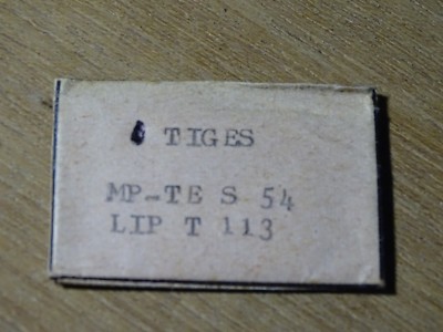 PIECE HORLOGERIE 1 TIGE DE REMONTOIR POUR MONTRE AROGNO 10 1/2 150, 151