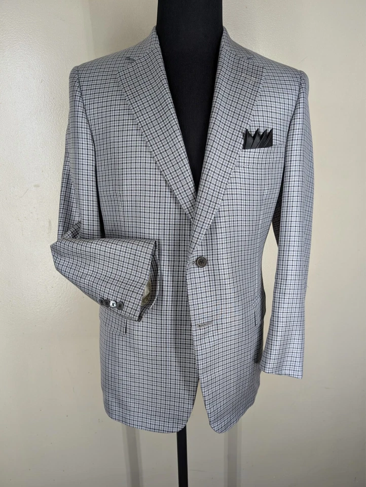 Paul Stuart Rare 100% Pure Silk Sport Coat -No Pants- Size 43 Reg---NEAR MINT - Image 3 of 4