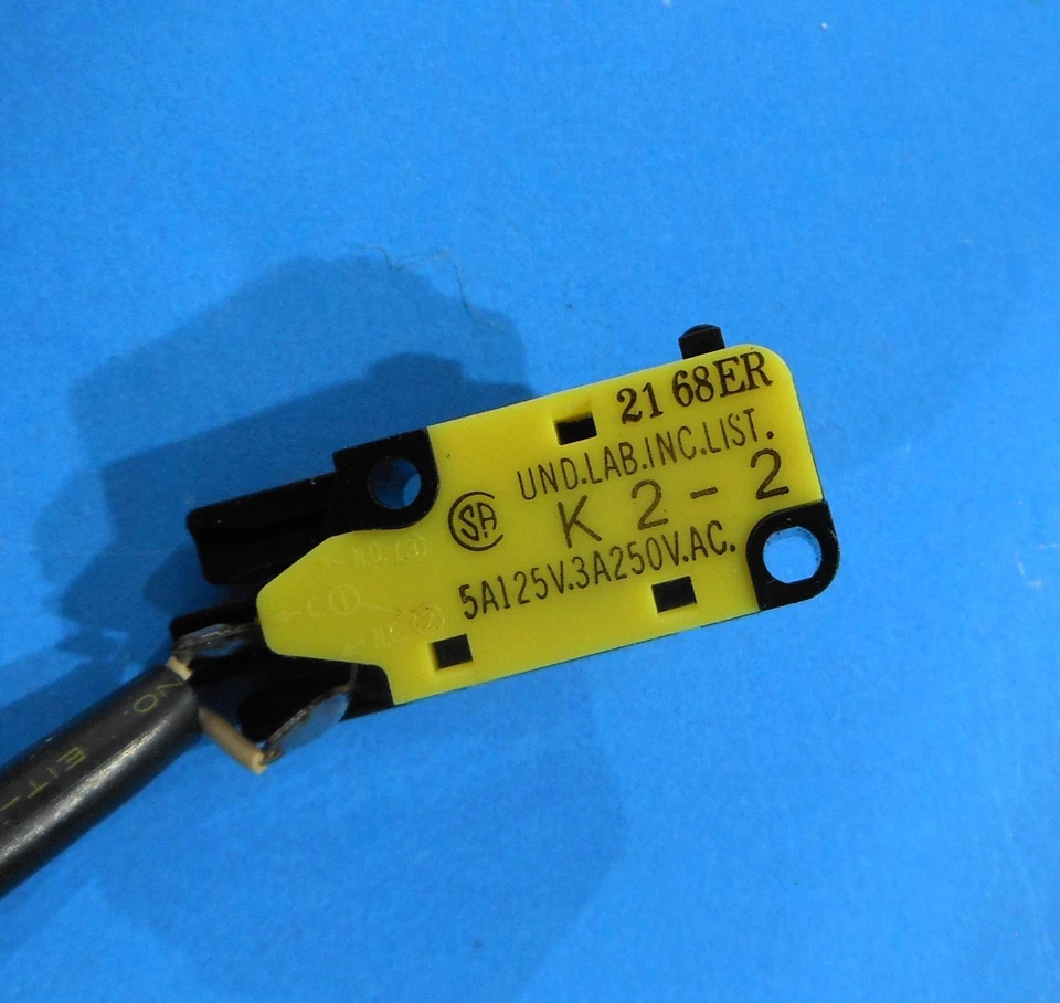 KENWOOD KD-2000 MOTOR ASSEMBLY XLNT CONDITION! TURNTABLE PARTS OR REPAIR - Imagem 3 de 4