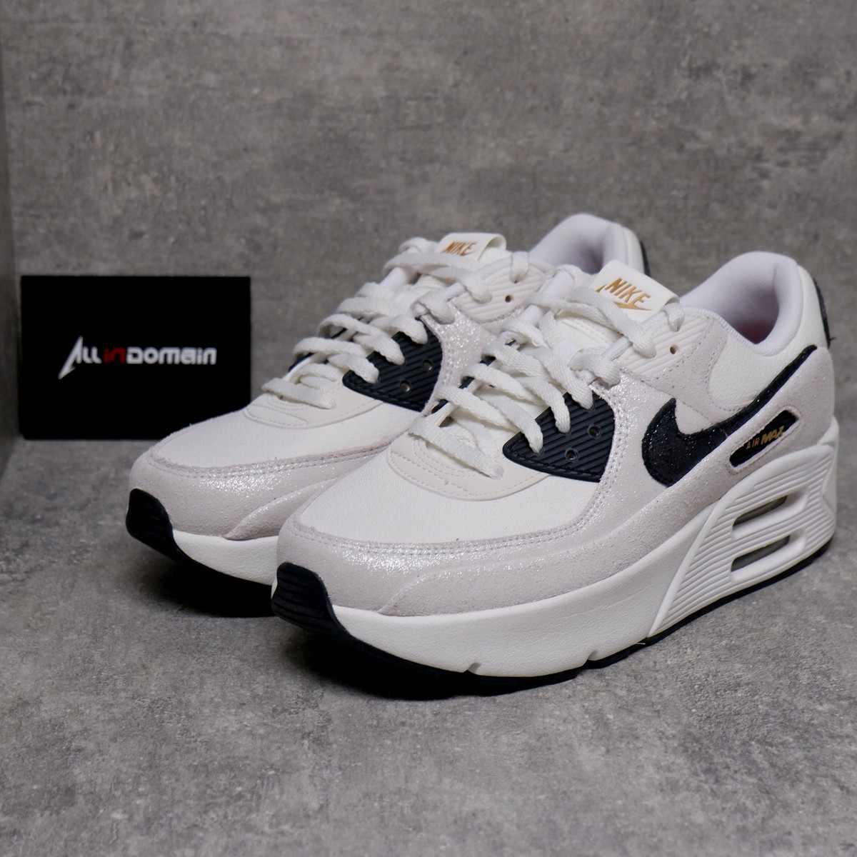 Level SS/New - Nike Air Max 90 LV8 White Metallic Gold Black W