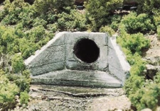 NEW Woodland Scenics Concrete Culverts (2) N C1162