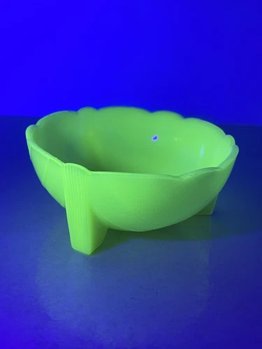 McKee Glass Custard Chevron Three Footed Bulb Bowl Scallop Edge Art Deco - Glows
