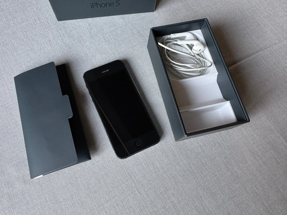 Apple iPhone 5 - MD297DN/A - Black - 16 GB, OVP - 2012, Schnäppchen - Bild 3 von 4