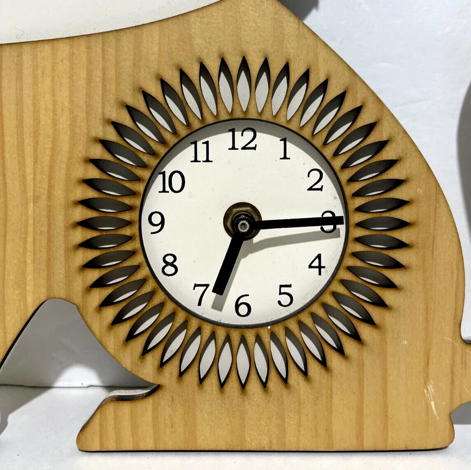Lindo reloj de pared de madera FOX, cuento de hadas, habitación infantil, percha, ¡funciona! ¡Leer! Foto 2 de 4