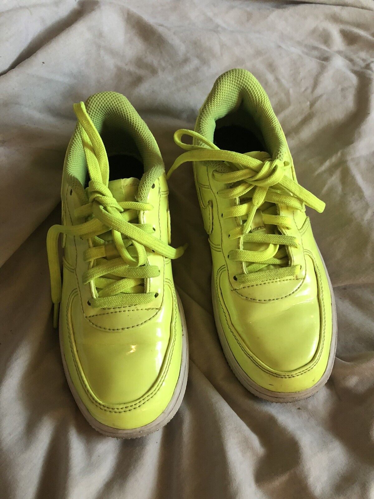 Nike Kids Volt Neon Green Yellow Air Force One LV8 Low UV Highlight