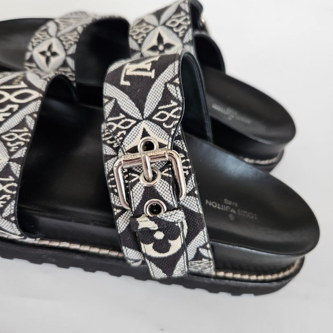 LOUIS VUITTON 1854 サンダル Louis Vuitton Jacquard Since 1854 Paseo Flat Comfort Sandals, 39