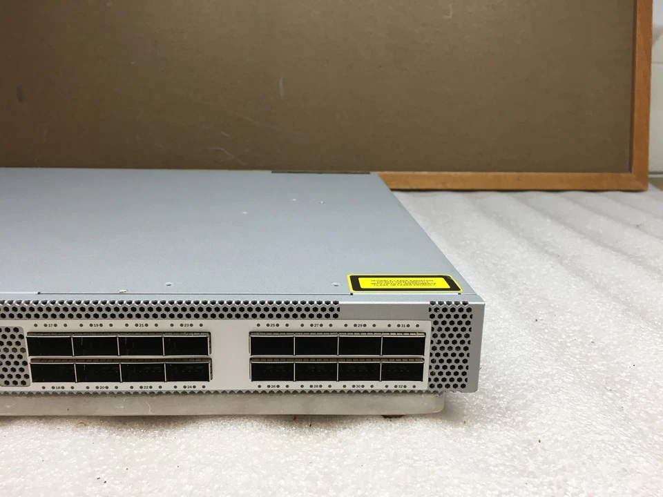 Brocade SLX 9240 BR-SLX-9240-32C-AC-F 80-1009376-03 Managed Switch 2x PSU - Image 3 of 4